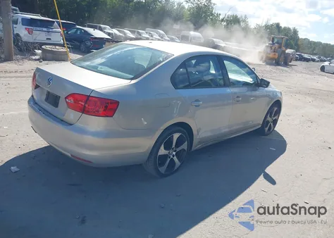 2011 Volkswagen Jetta Sedan S z USA, uszkodzony, nr VIN 3VW2K7AJXBM330034